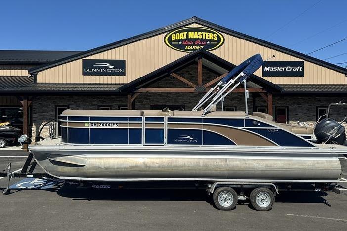 2017 Bennington 24SXSB