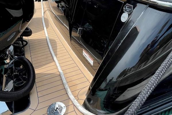 2020 Scout 420 LXF boat deck with sleek design and modern features.