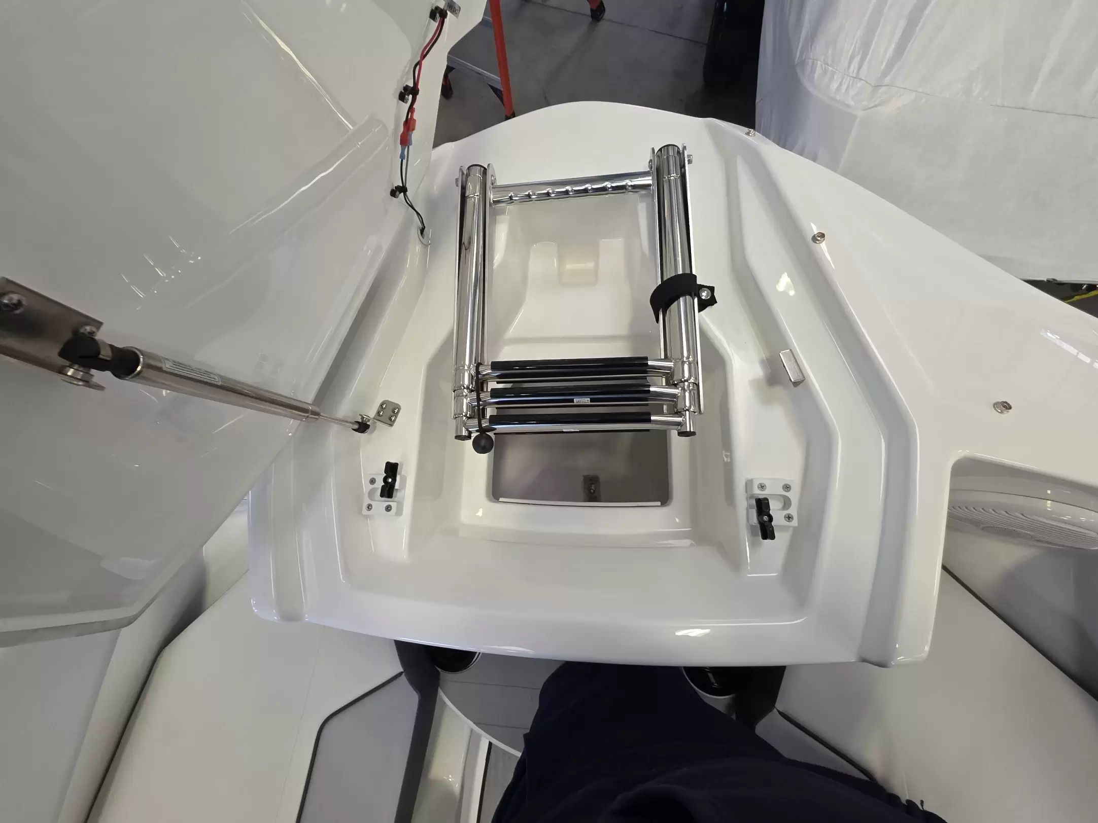 2026 Yamaha Boats AR220 - 27