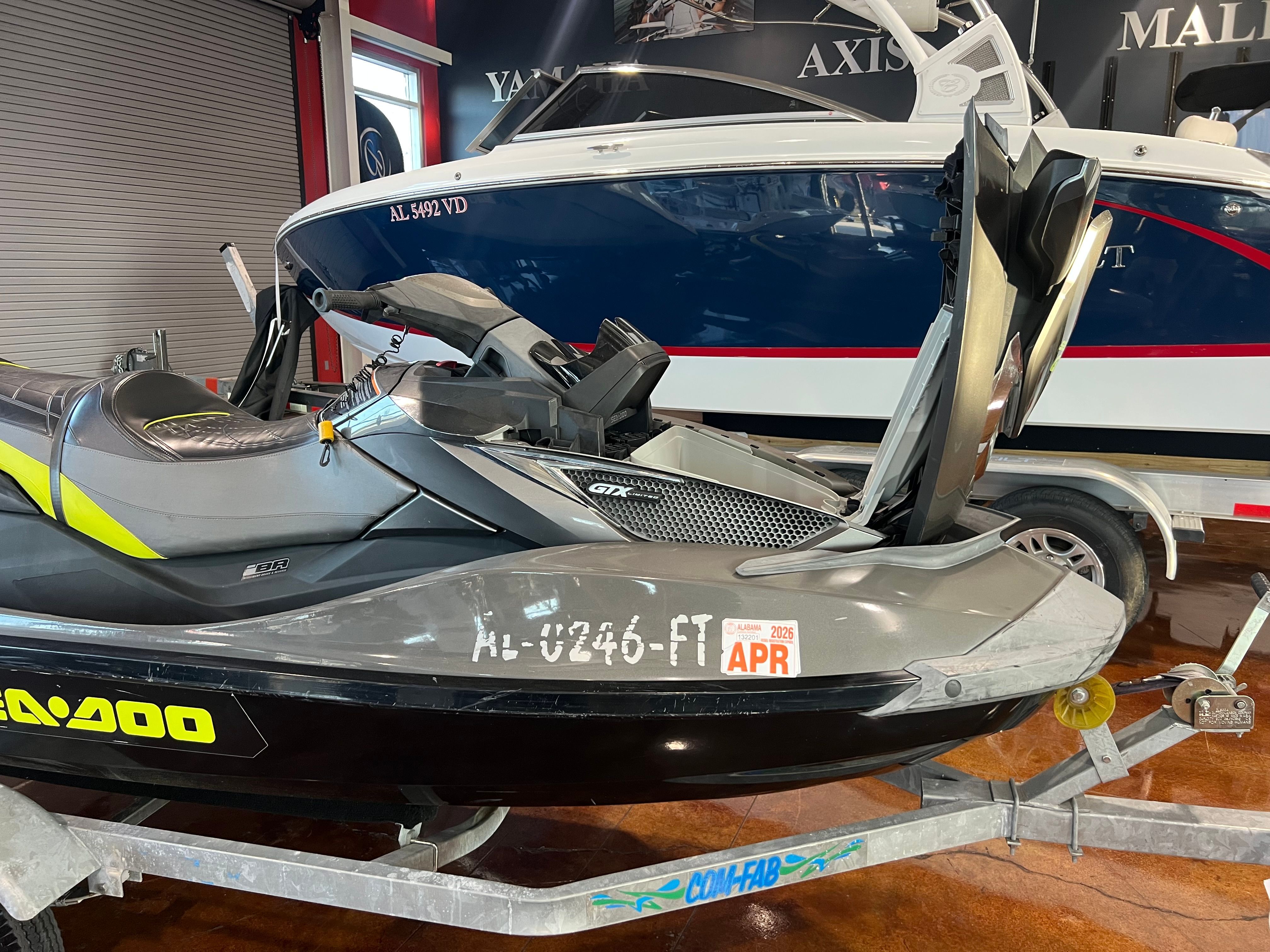 2015 SEA-DOO GTX LIMITED IS 260 - Image 8