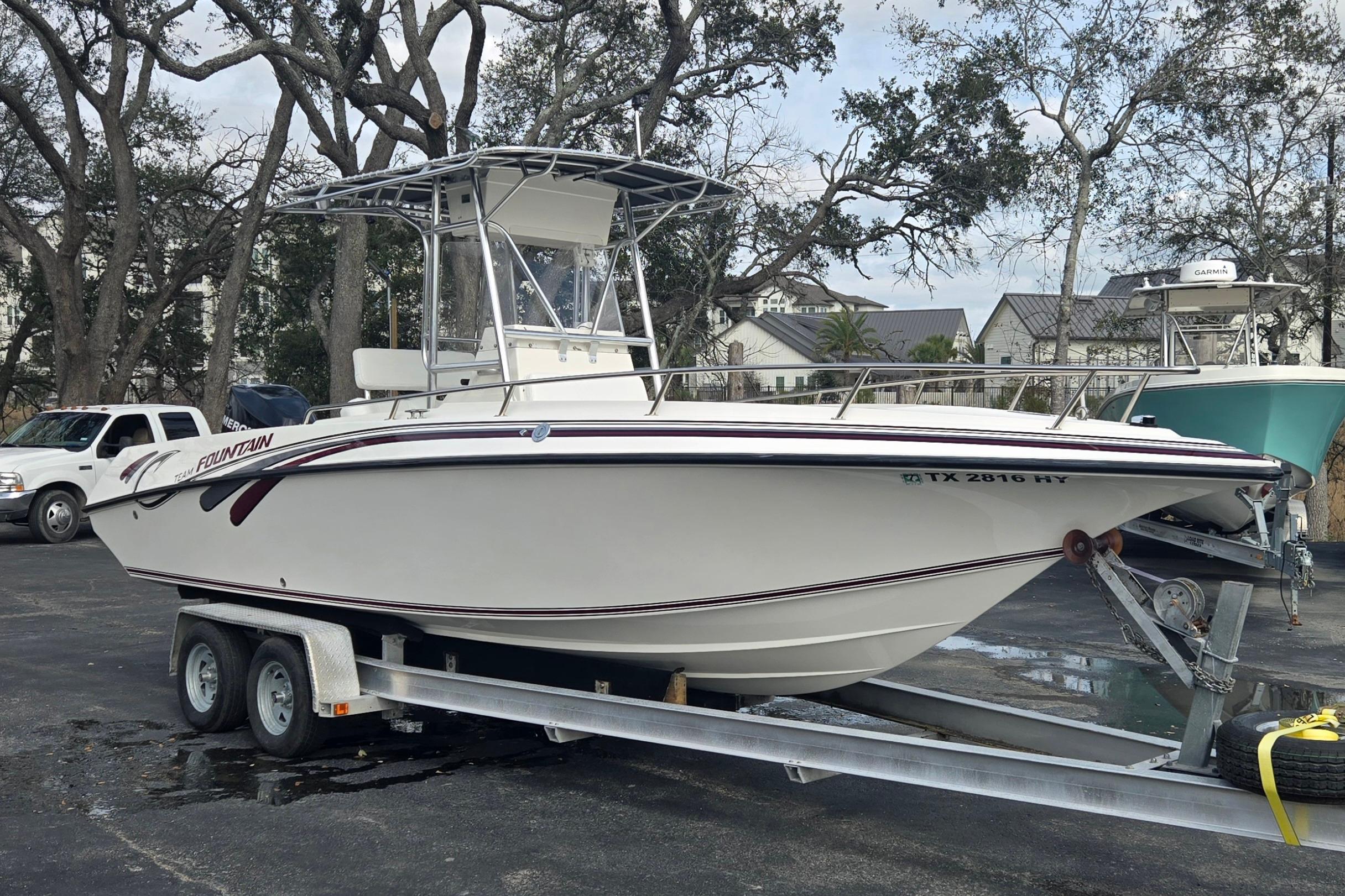 1997 Fountain 25 Center Console