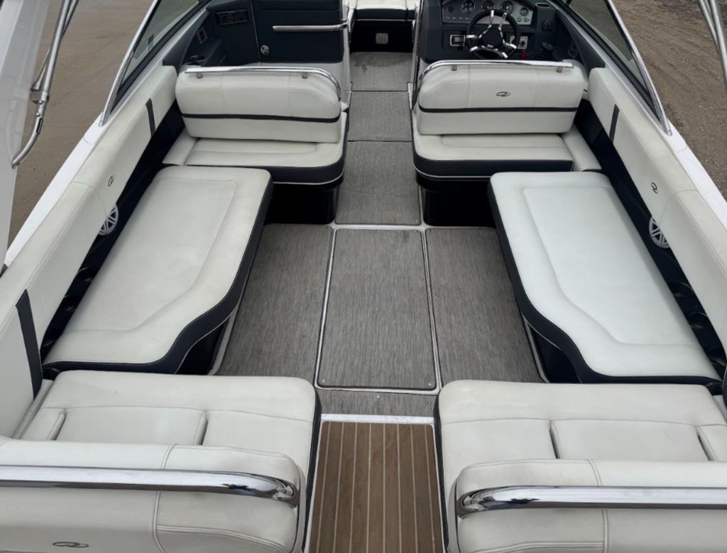 2017 Regal 2800 Bowrider - 5