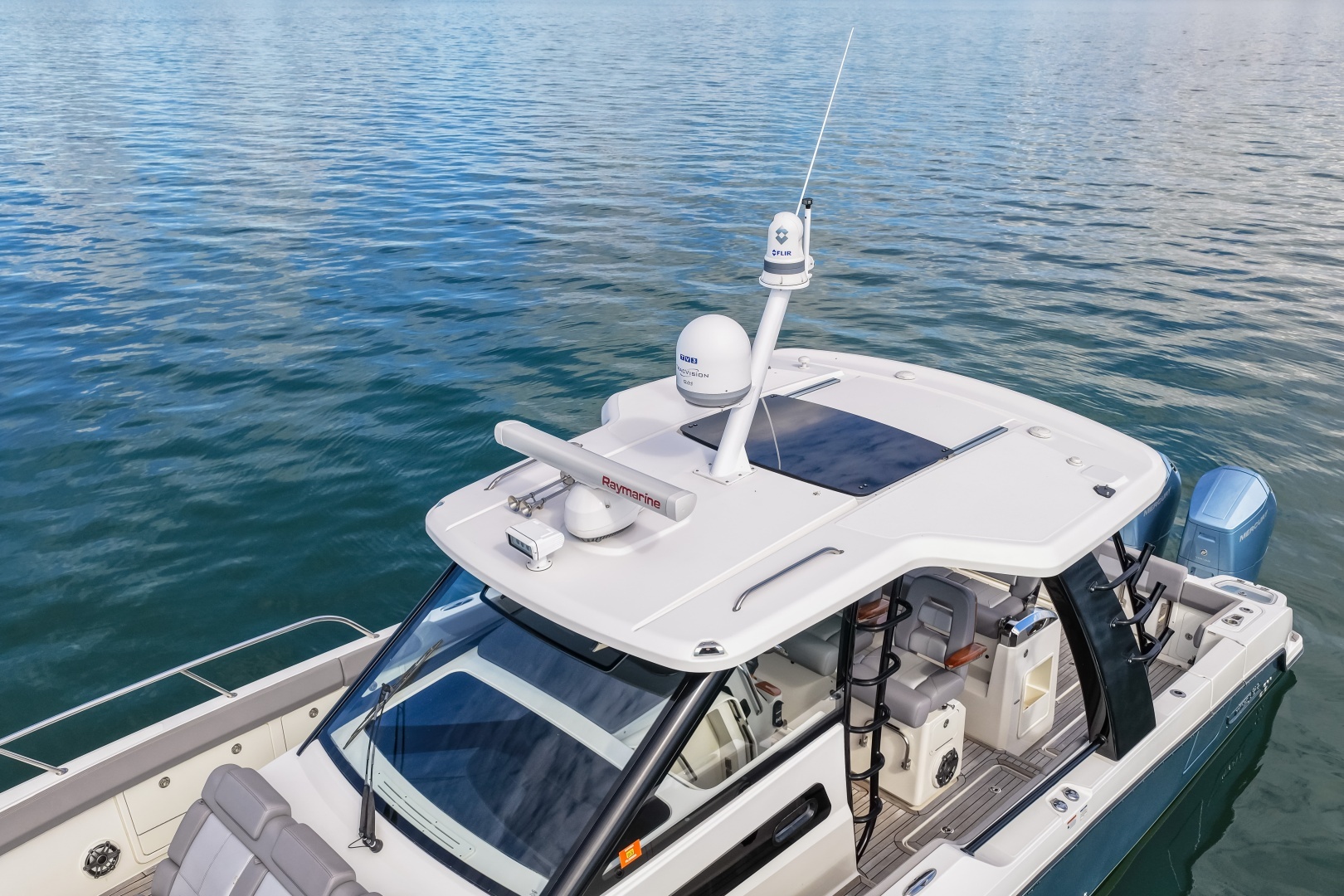 2023 Boston Whaler — - Image 7