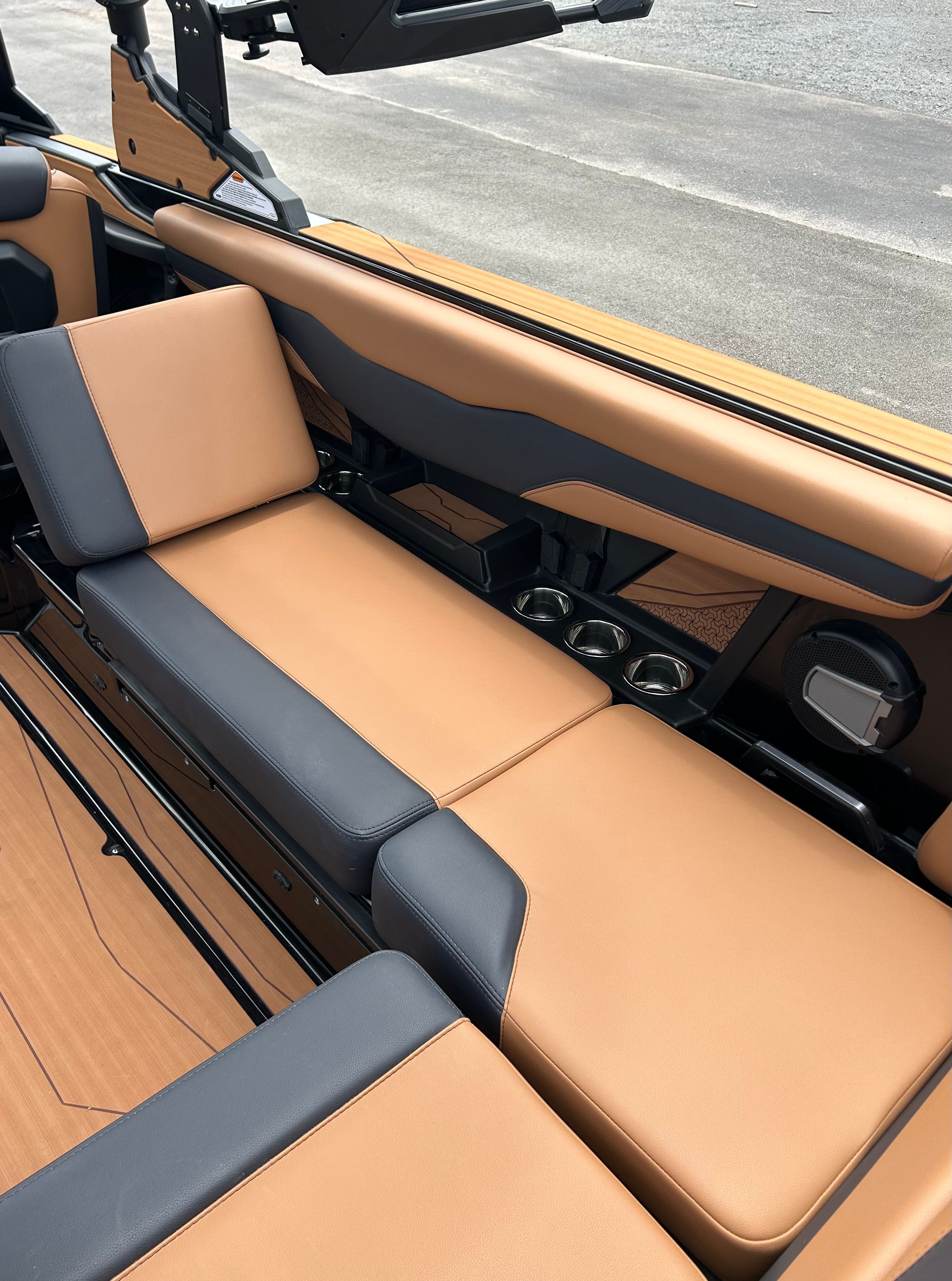 2026 Axis T235 - 4