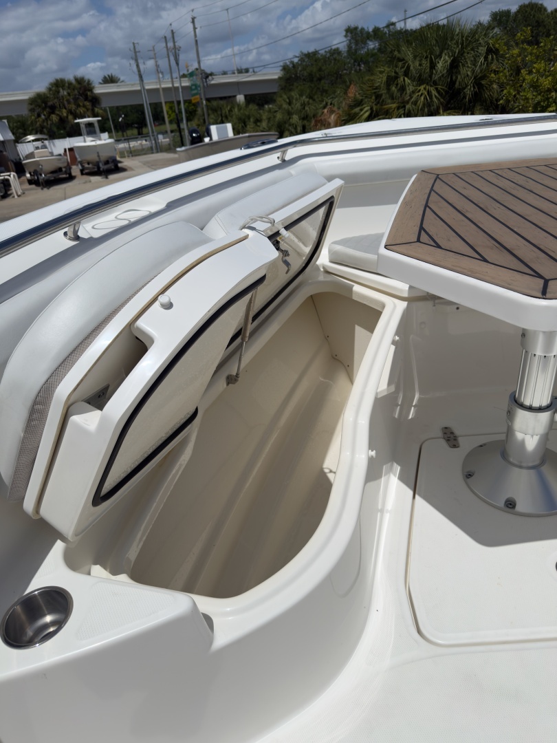 2016 Boston Whaler 350 Outrage - Image 32