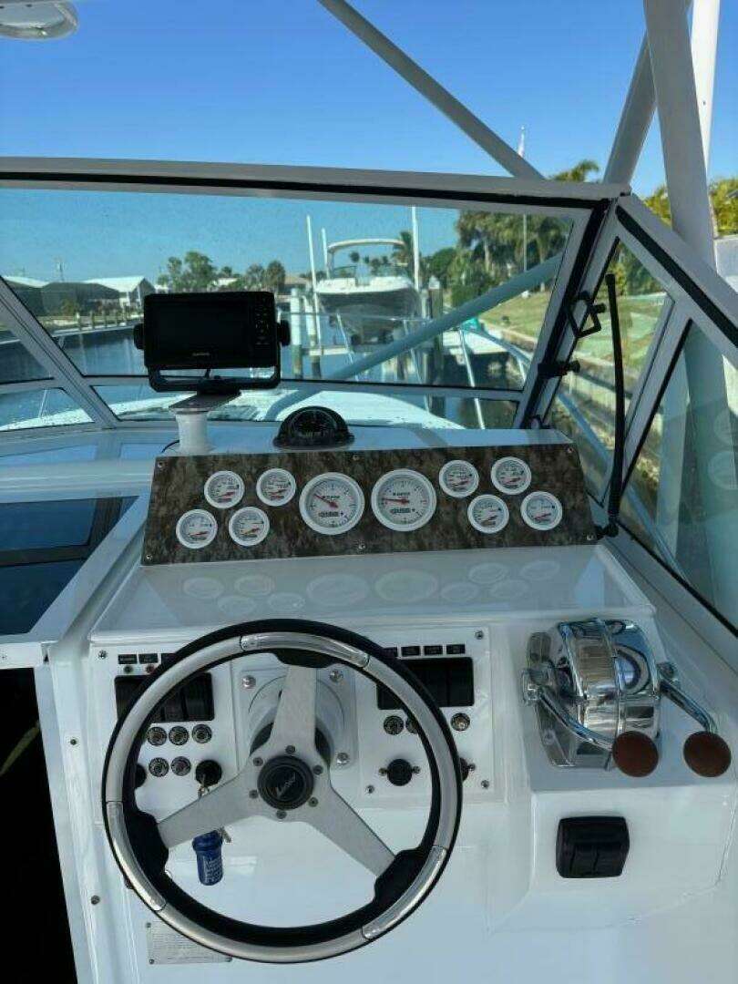 1987 Chris-Craft 284 - Image 10