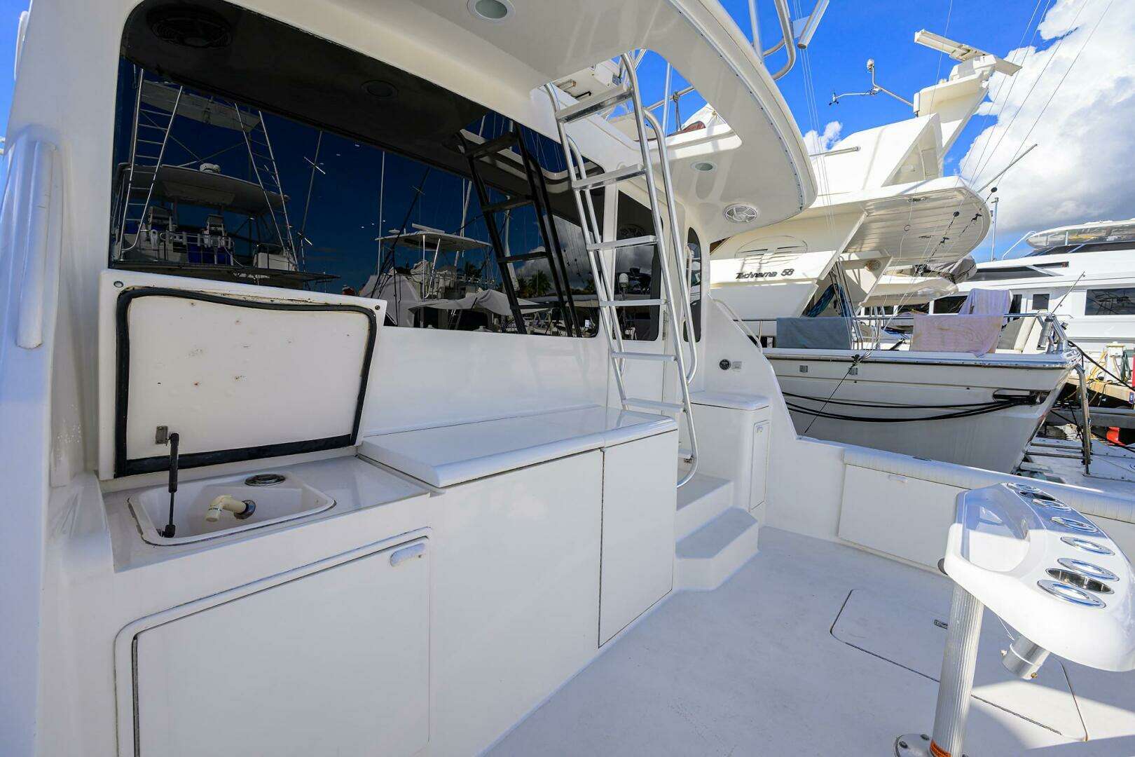 2001 Ocean Yachts 56 Super Sport - Image 7
