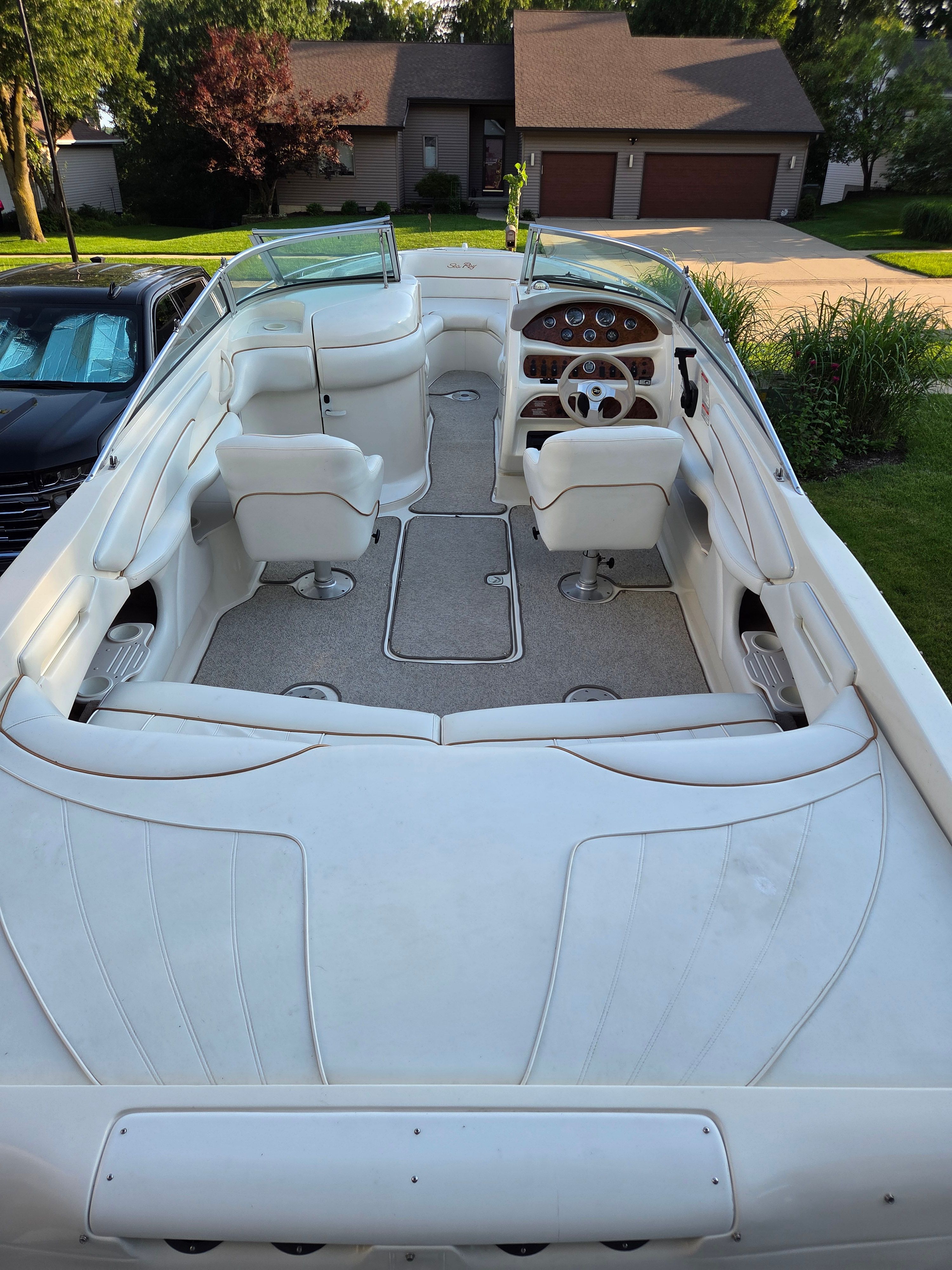 1998 Sea Ray 260 open bow - 3