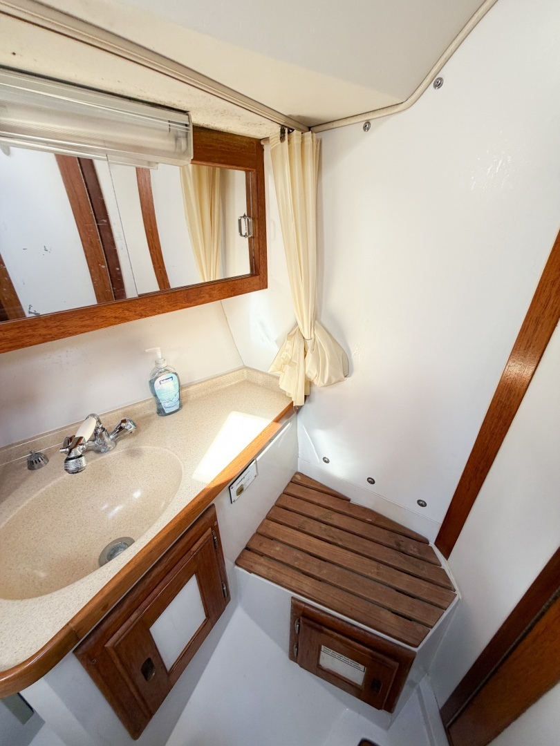 1996 Catalina 36 Mk II - Image 44