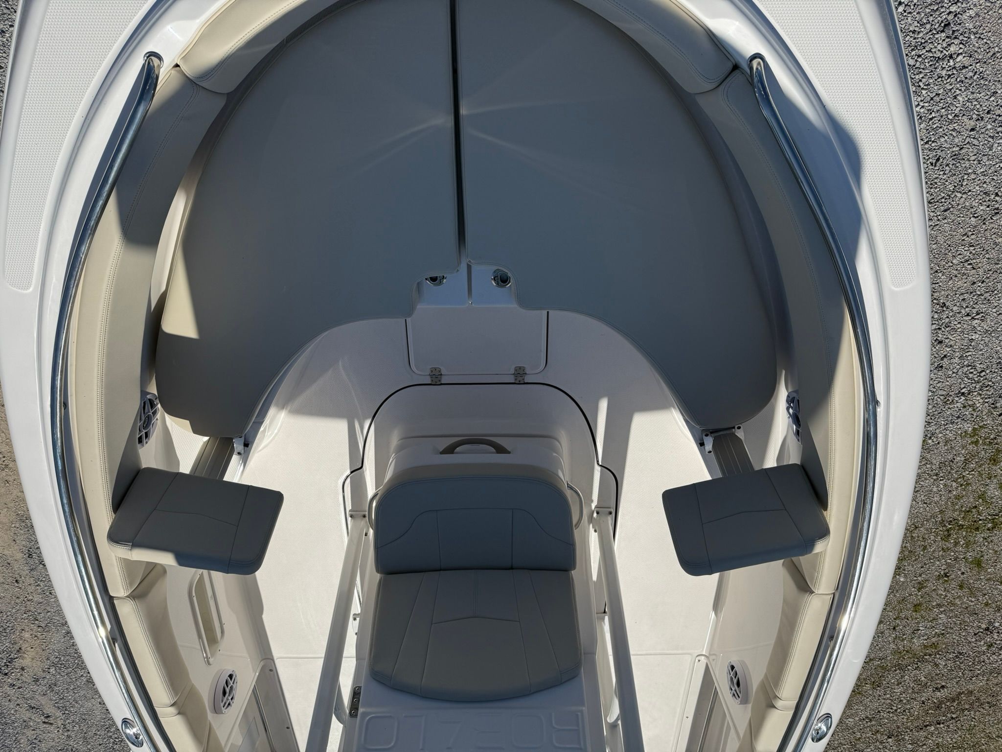 2026 ROBALO 222 CC - Image 22