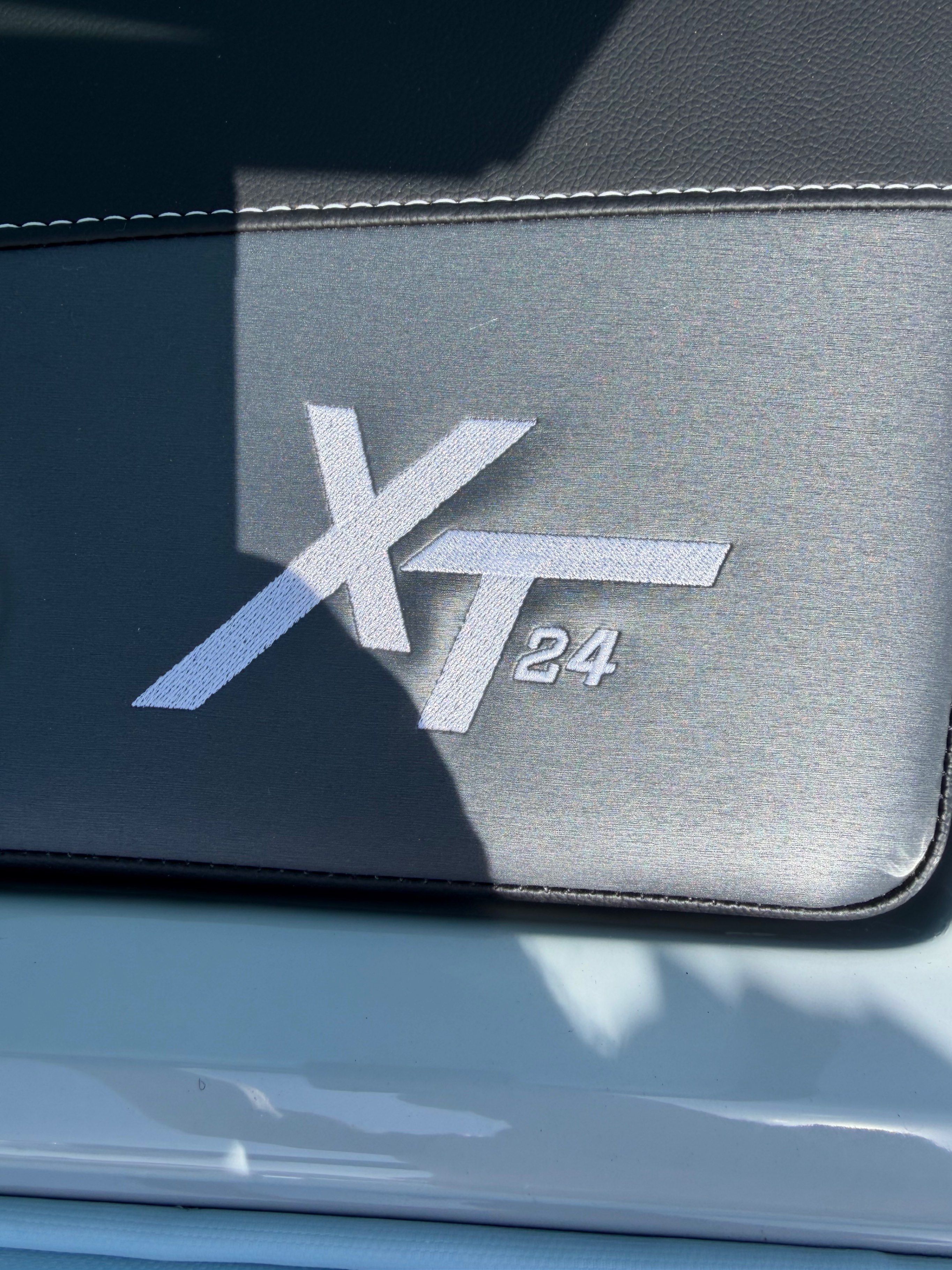 2026 MasterCraft XT24 - 12