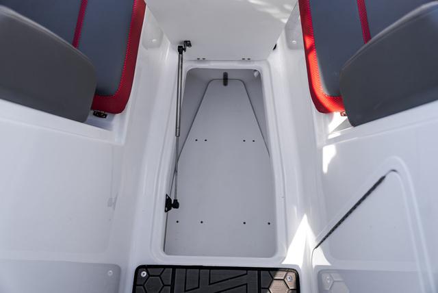 2025 Scarab 255 LX - 29