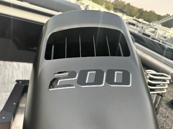 2025 Avalon LSZ Versatile Rear Lounger with 200 horsepower engine detail.