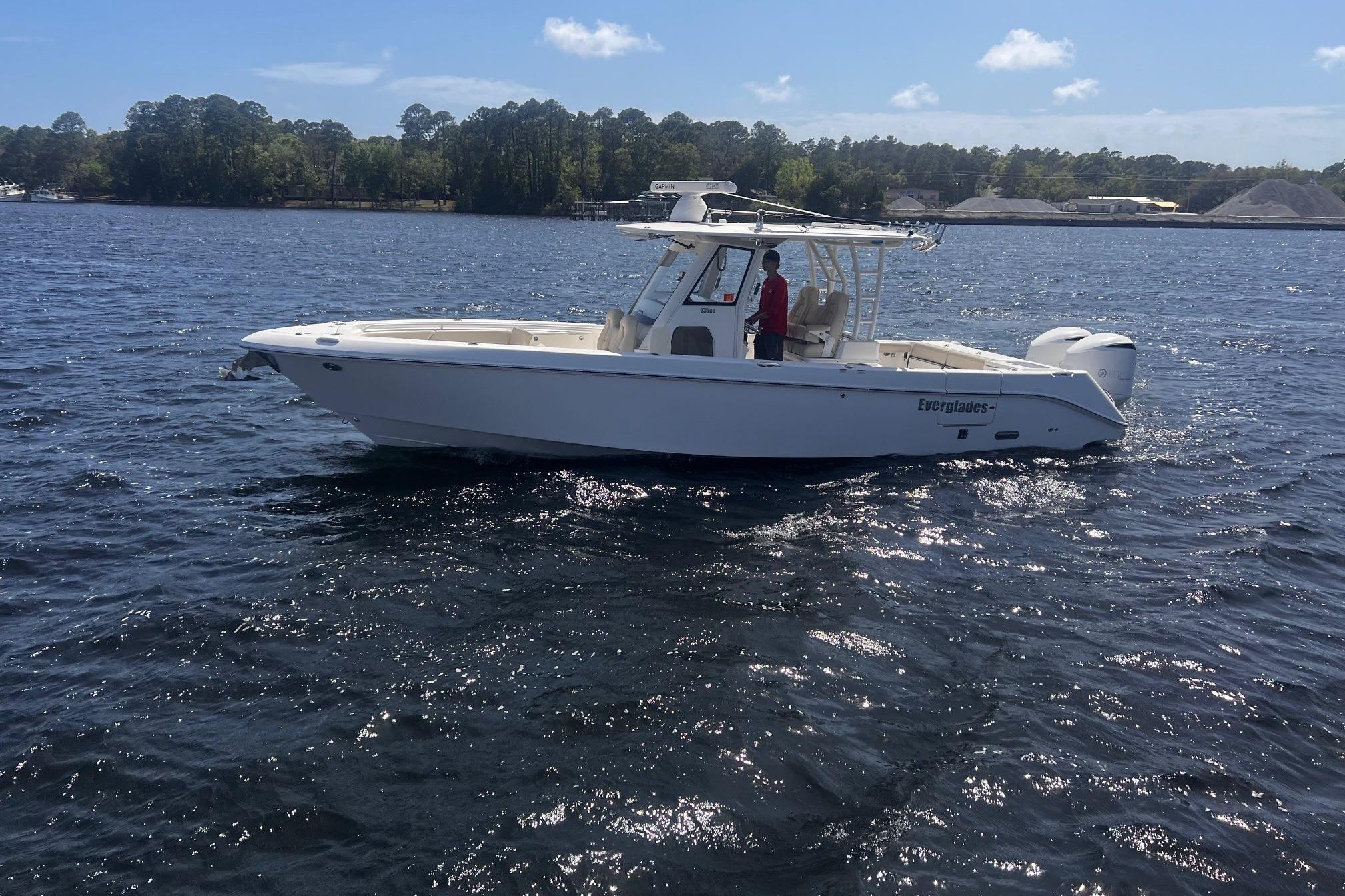 2018 Everglades 335 Center Console