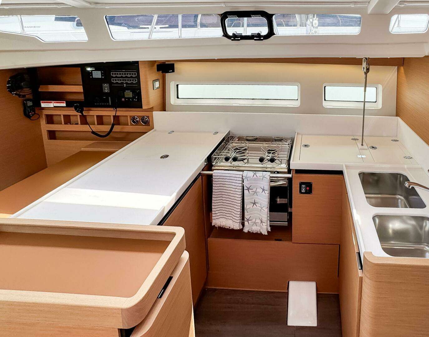 2023 Jeanneau Sun Odyssey 440 - Image 37