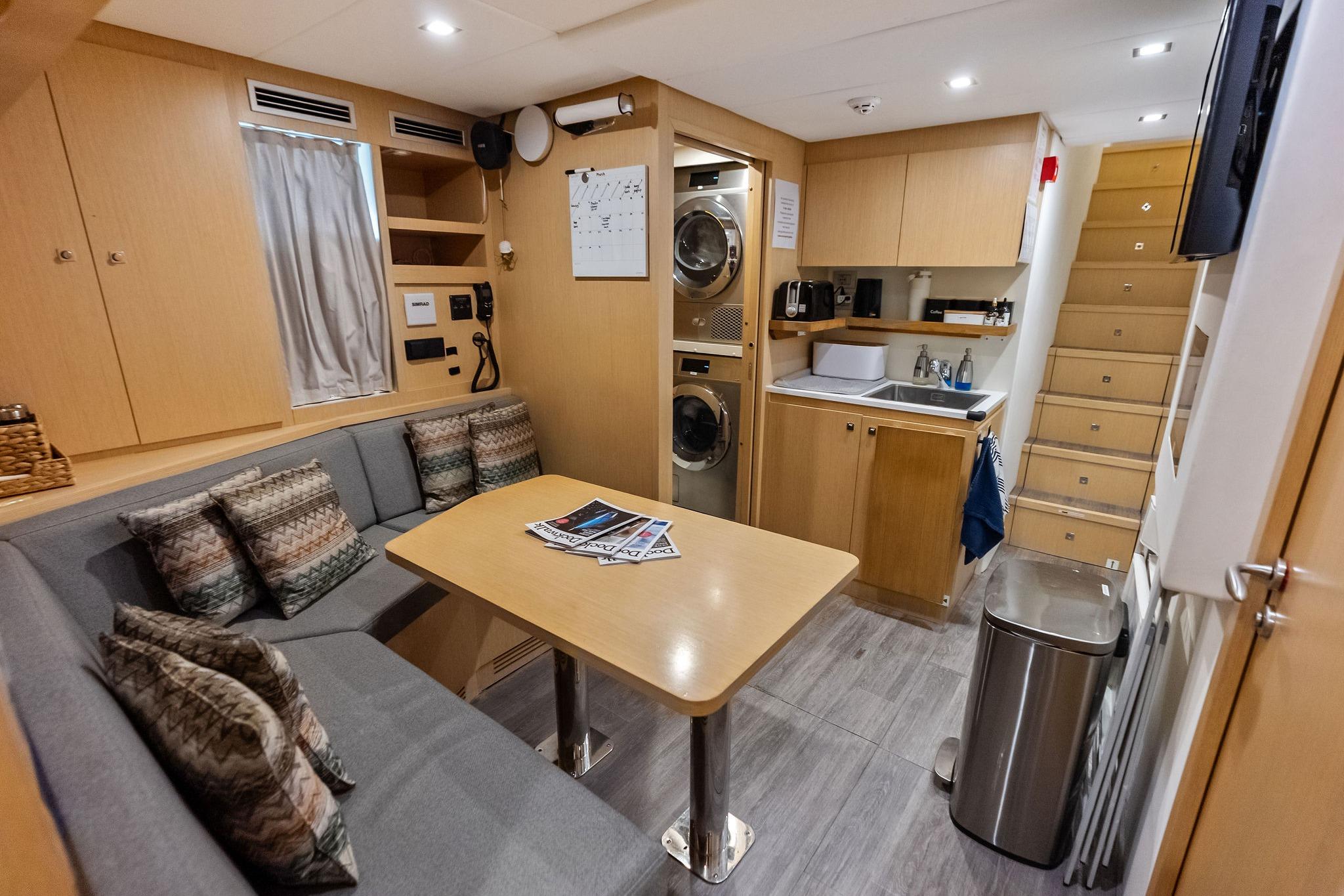 2023 Custom Line Navetta 33 - 132