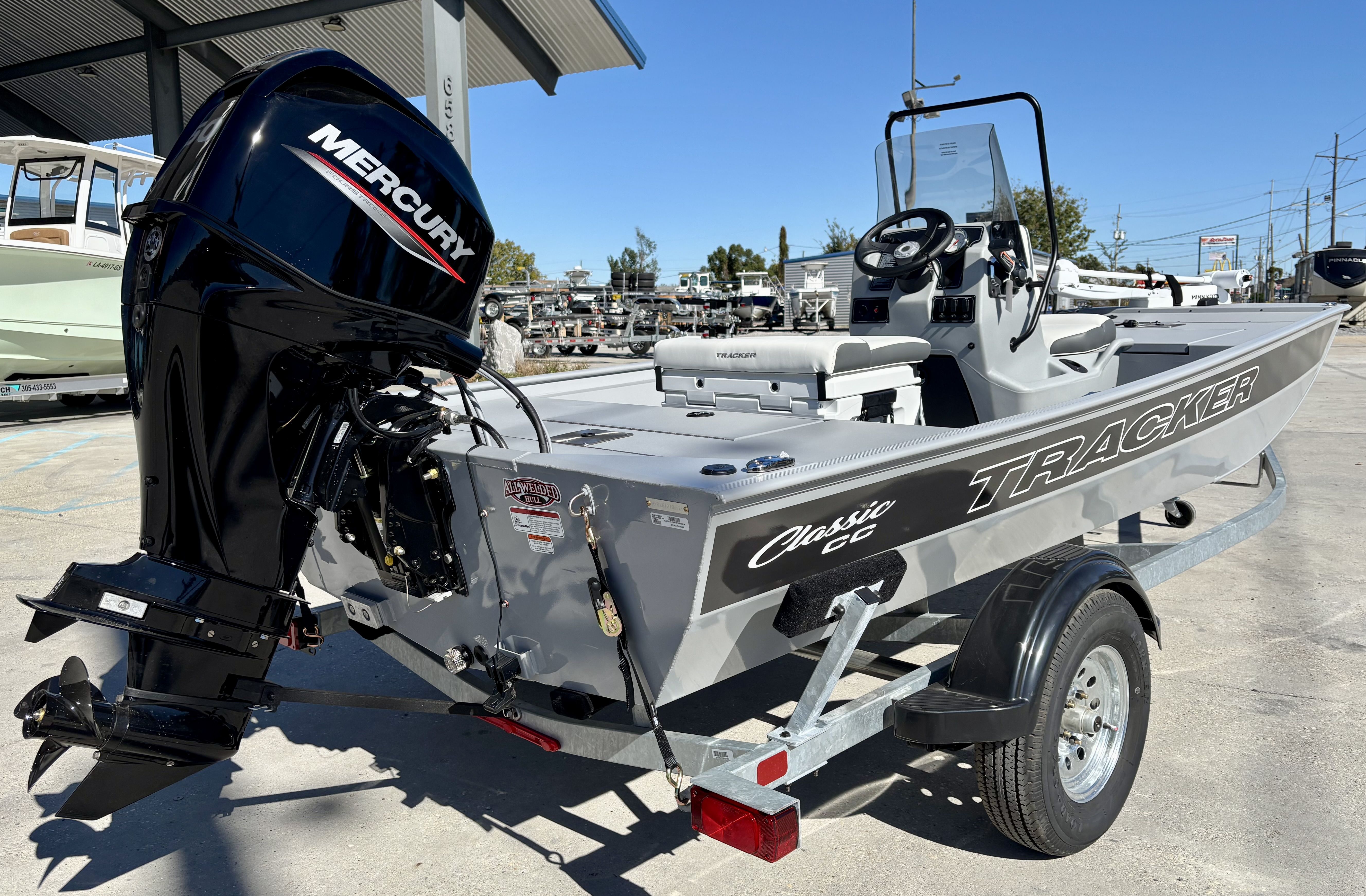 2026 Tracker CLASSIC CC - 14