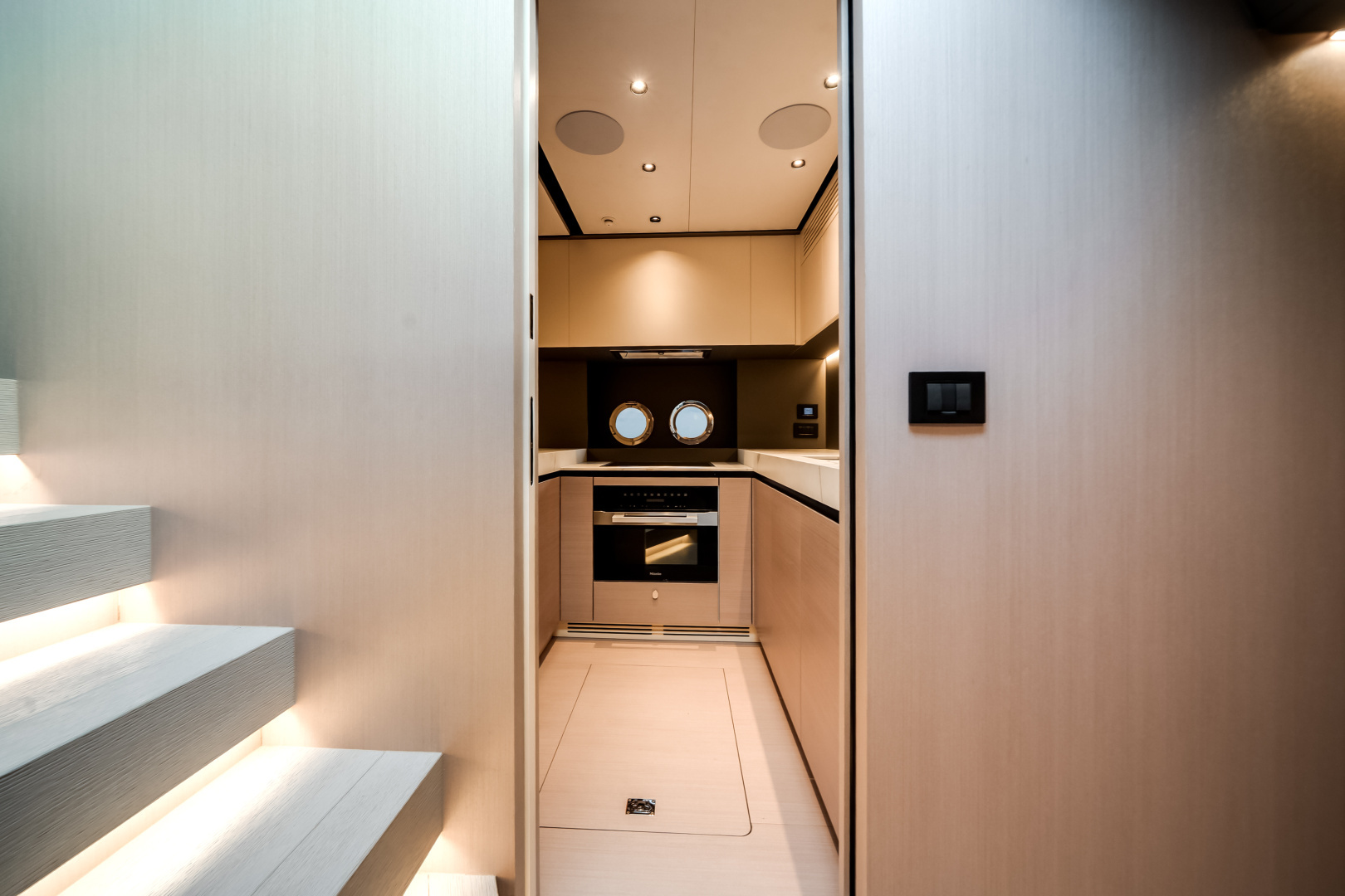 2026 Azimut S8 - Image 27