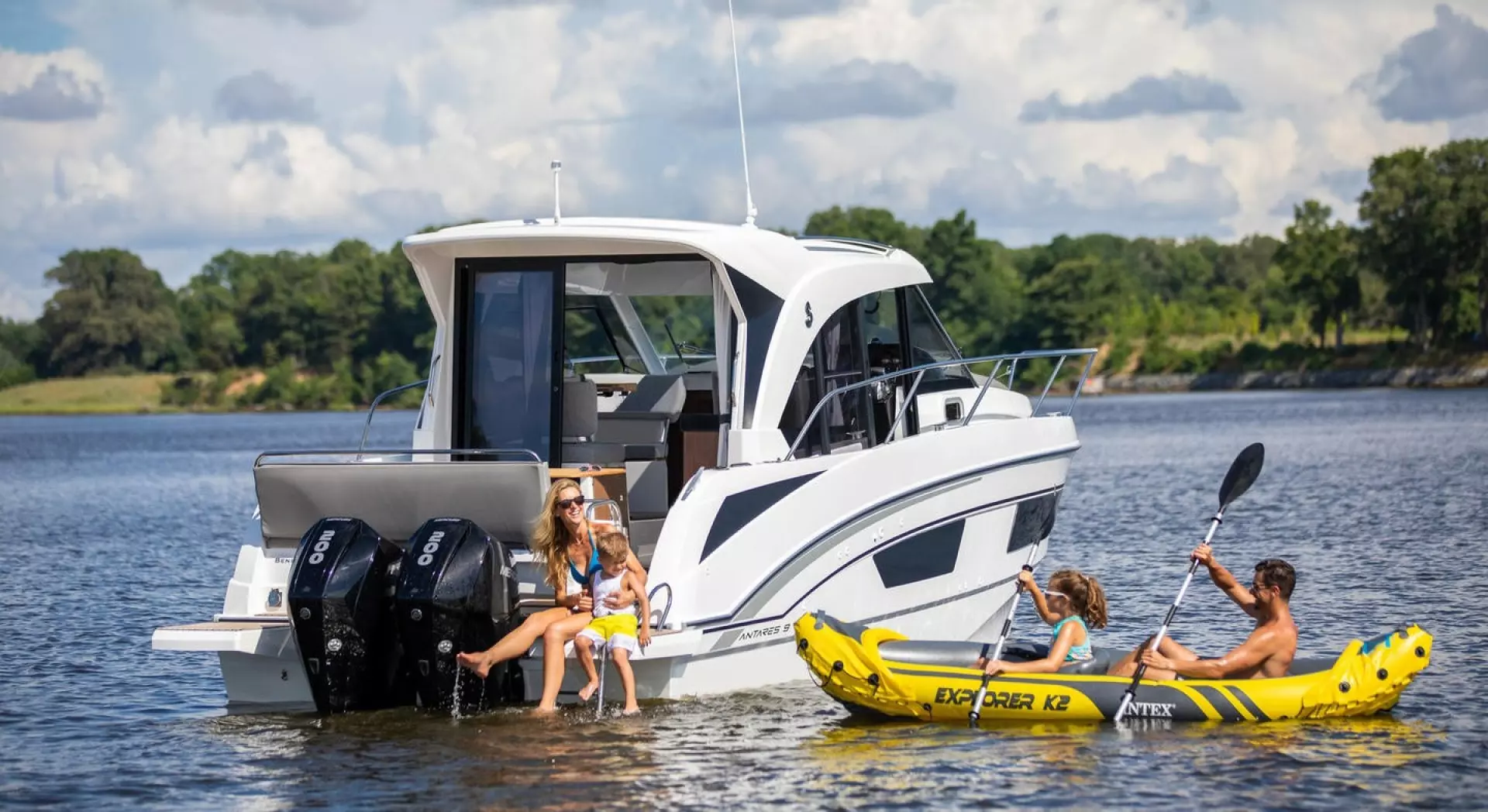 2025 Beneteau Antares 9 - Image 5