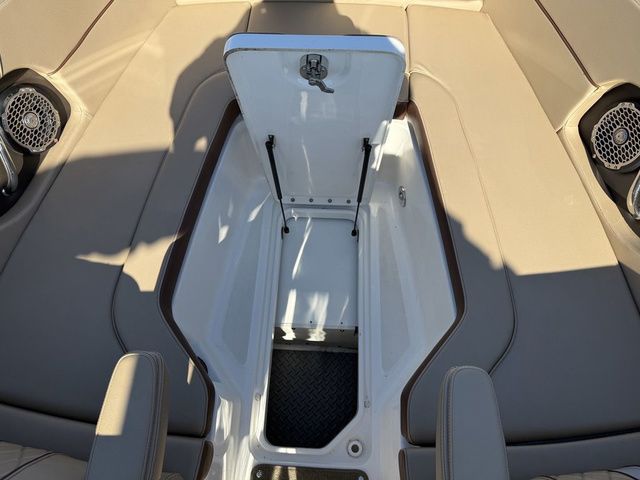 2017 Sea Ray SDX 240 - 16