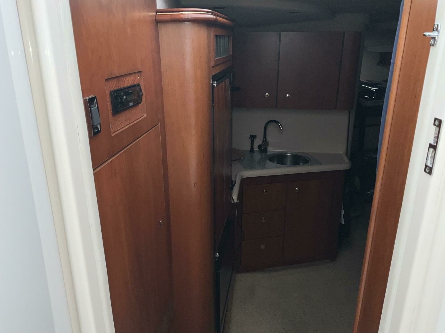 2002 Cruisers 35 Express - Image 12