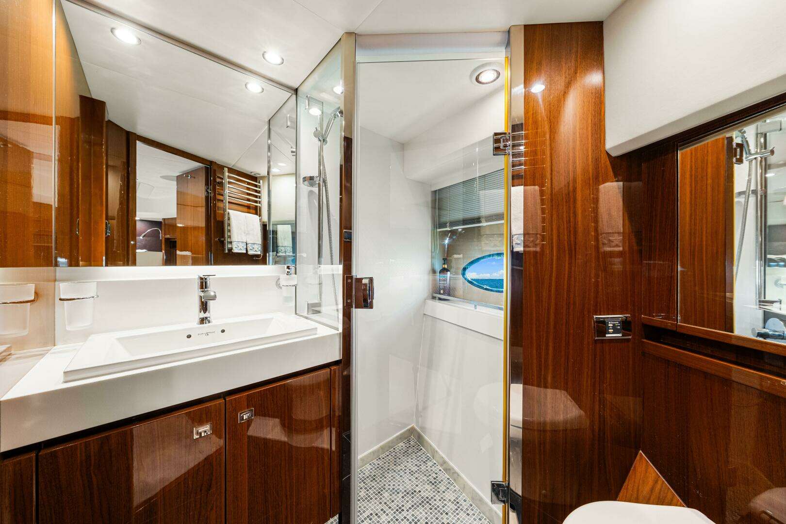 2014 Princess Y72 - Image 151