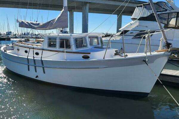 1996 Tillotson-Pearson Motorsailer 32
