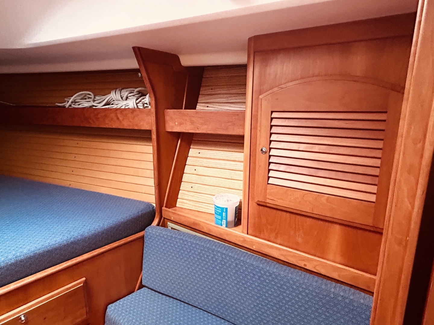 2004 Sabre 426 - Image 29