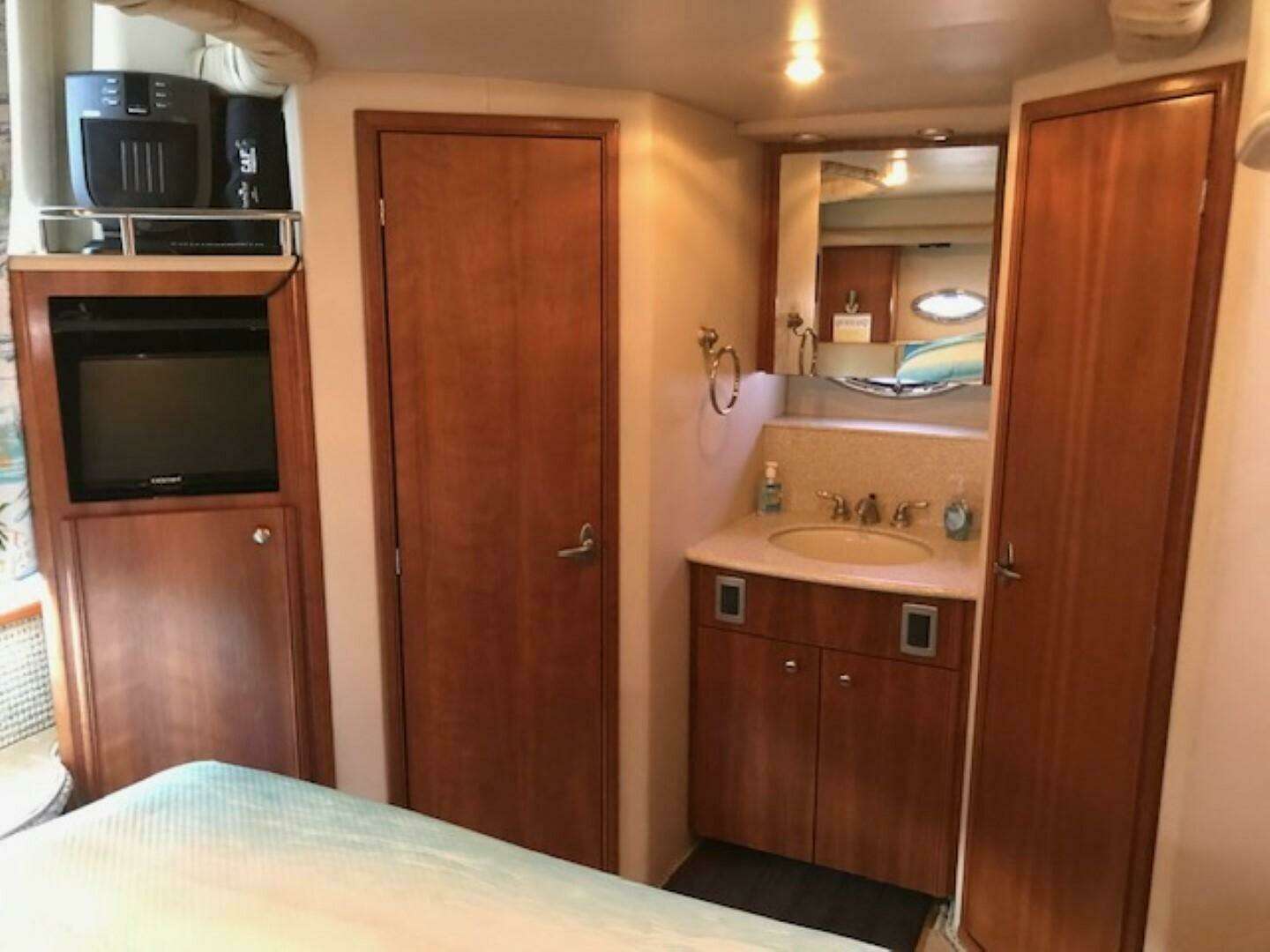 2004 Meridian 459 Motoryacht - Image 18
