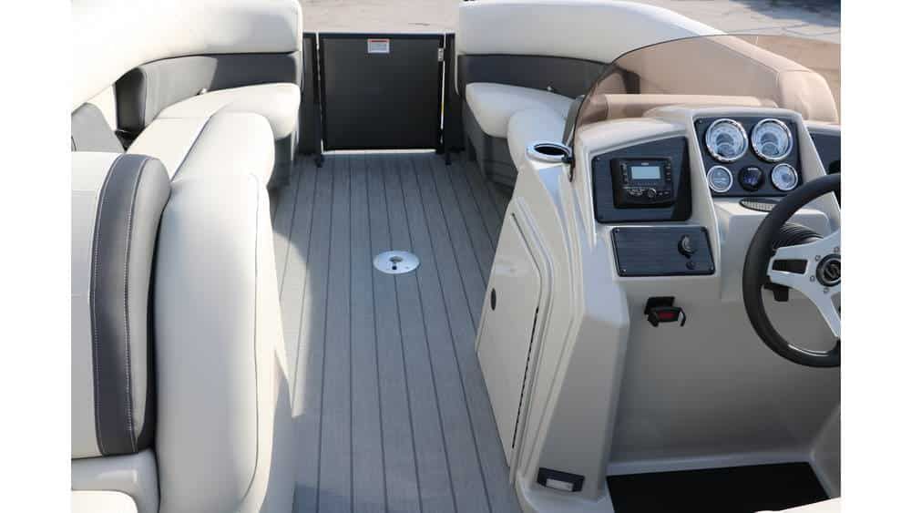 2025 Sylvan Mirage 820 Party Fish Premium - 10