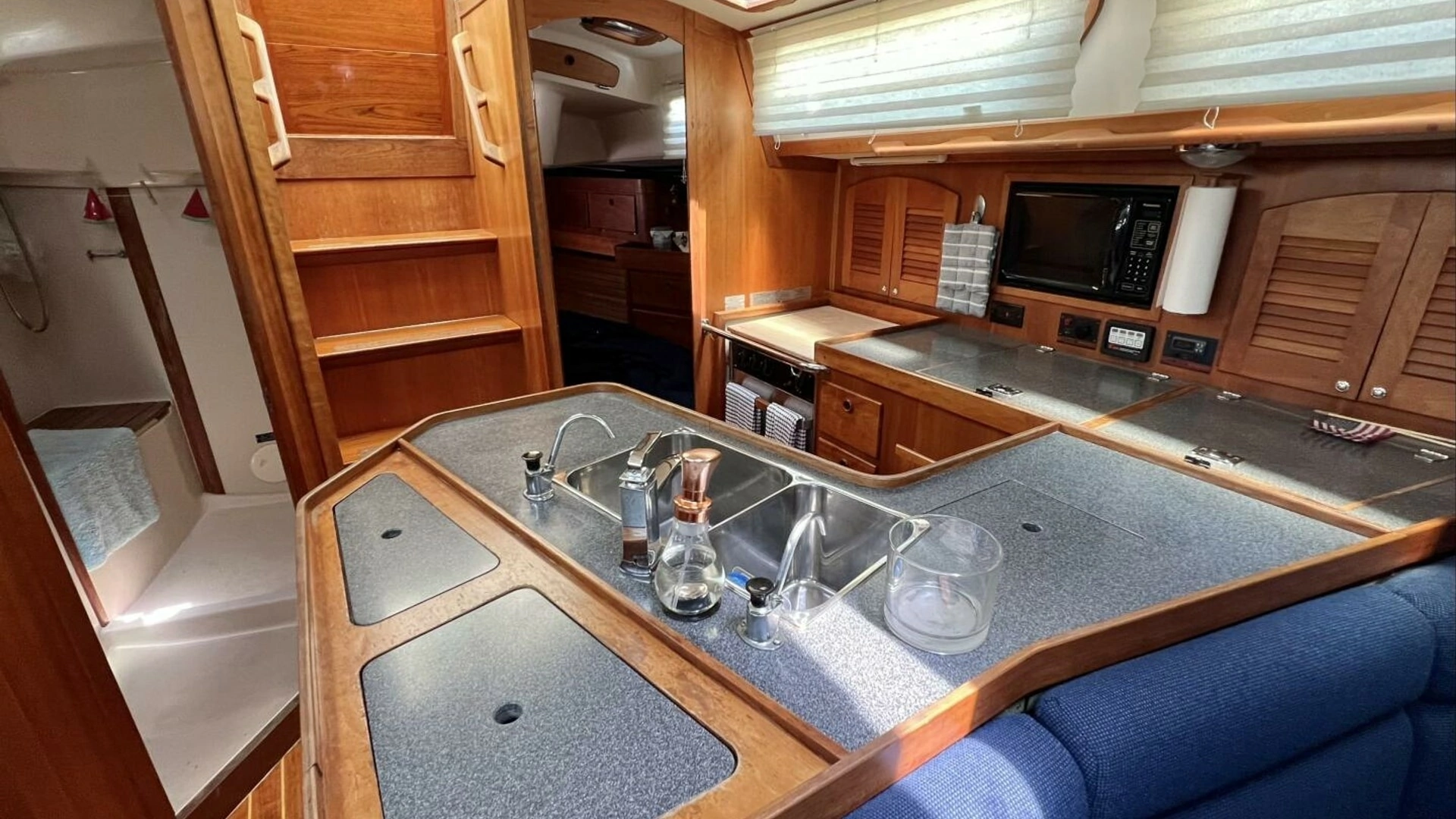 1999 Sabre 402 Sail - Image 13