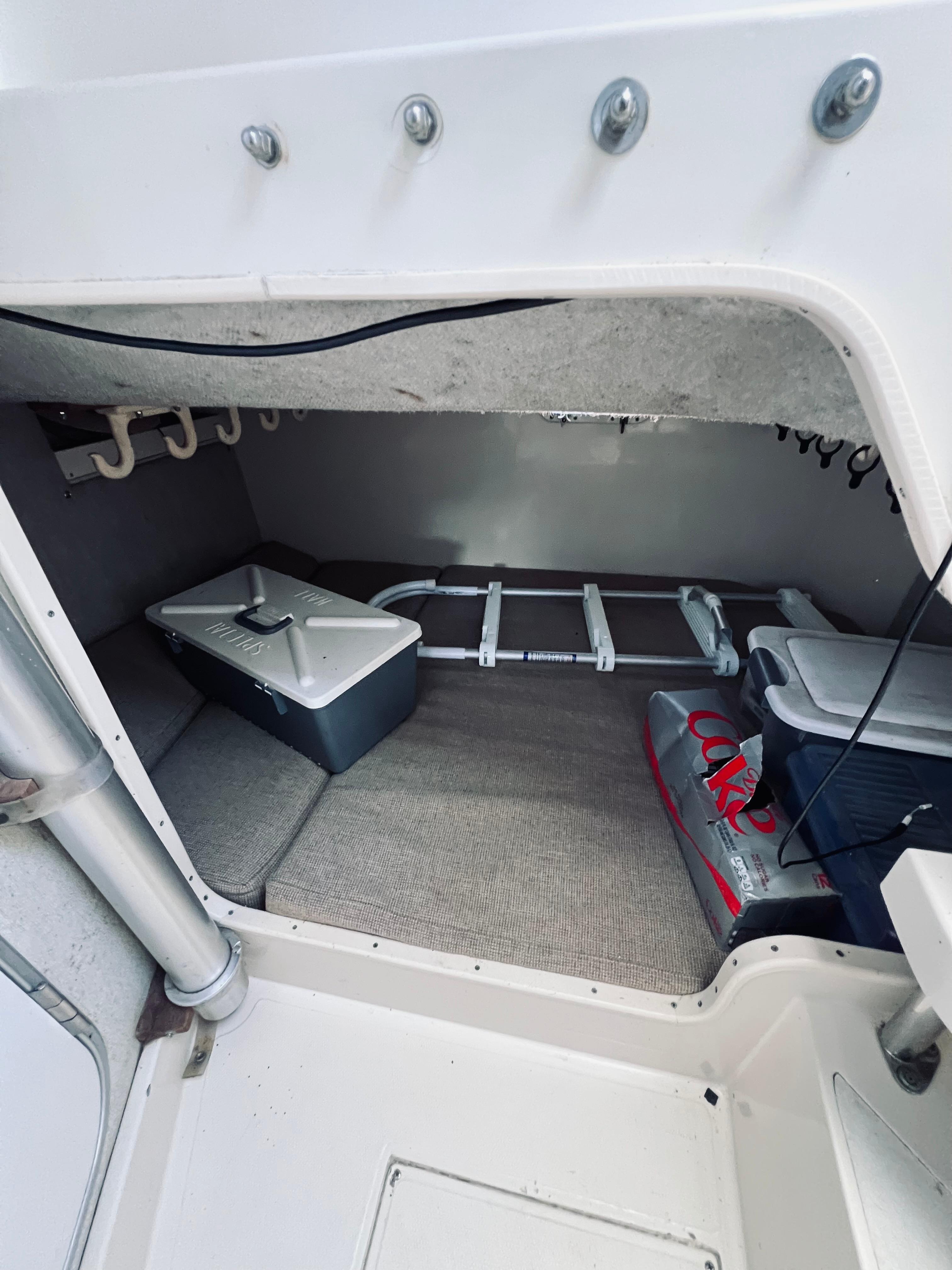 1990 Grady-White Marlin 280 - 16