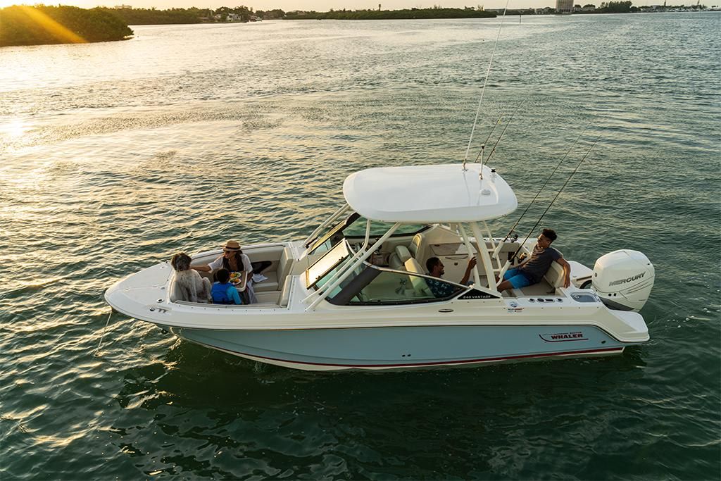 2023-Boston-Whaler-240-Vantage-MarineMax