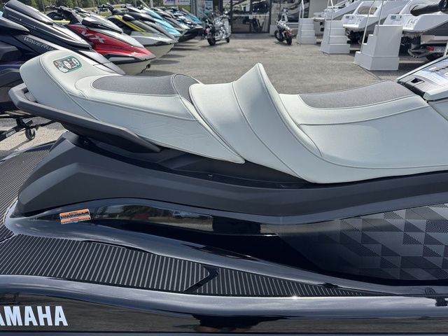 2026 Yamaha WaveRunner VX Cruiser HO - 9