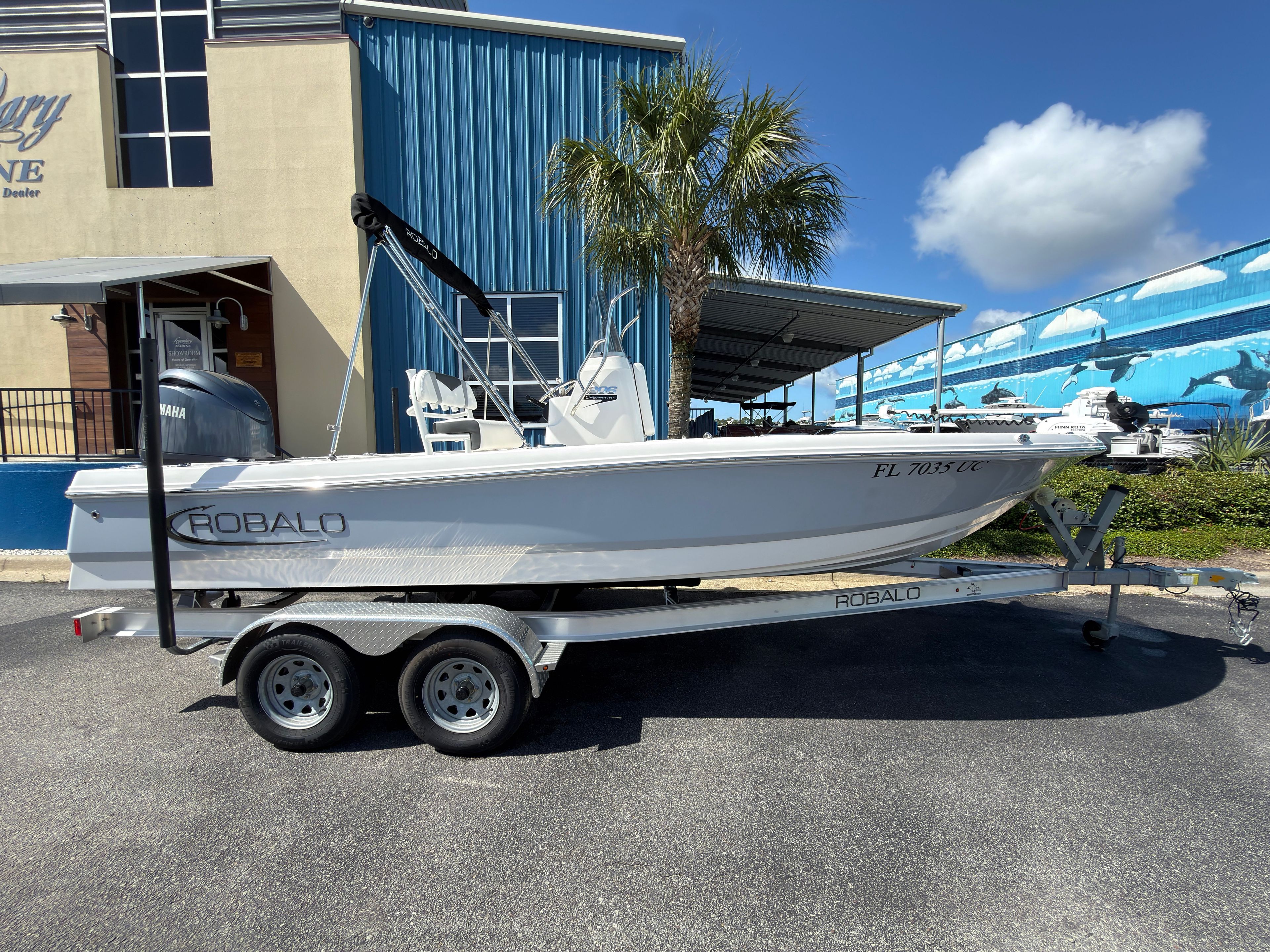 2024 Robalo 206 Cayman