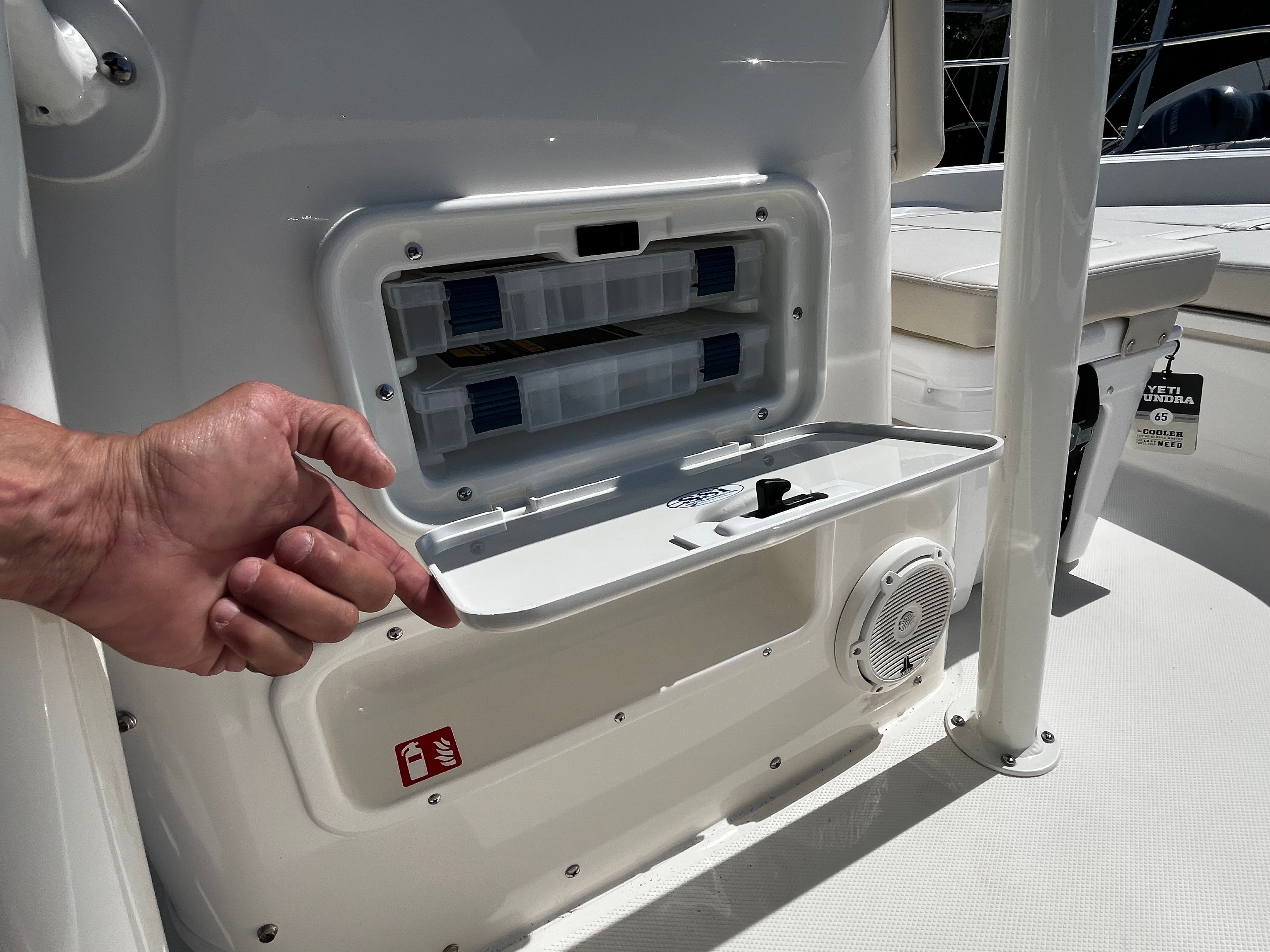 2026 BOSTON WHALER 190 MONTAUK - Image 11