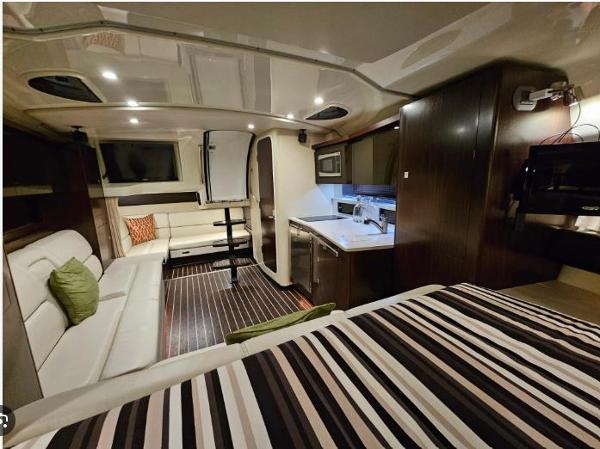 2015 Monterey 355 Sport Yacht - 10