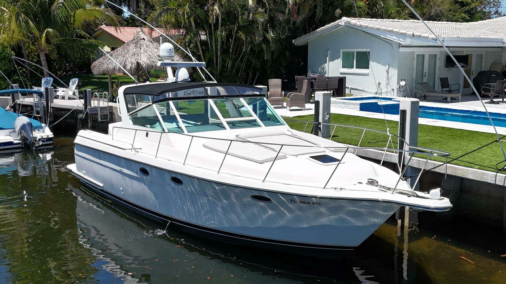1998 Tiara Yachts 3500 Express - Image 12