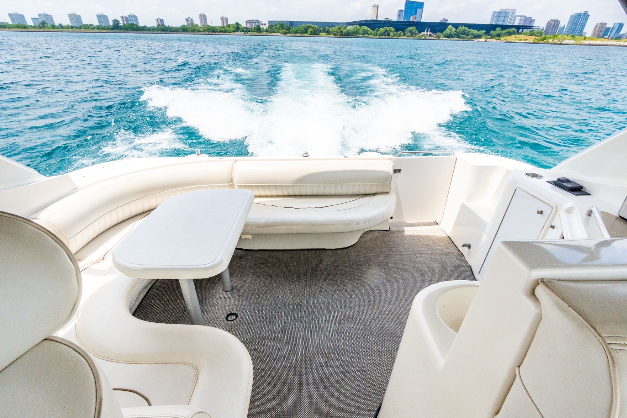 2000 Cruisers Yachts 3870 - 16