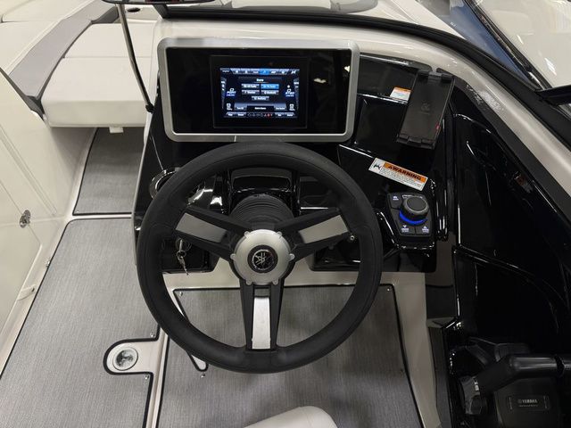2026 Yamaha Boats AR250 - 16