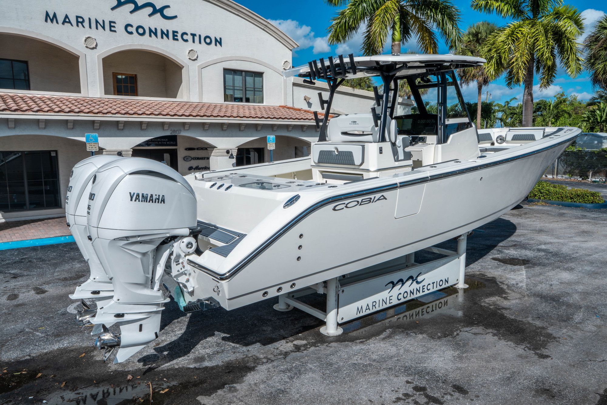 2026 Cobia 305 Center Console - 2