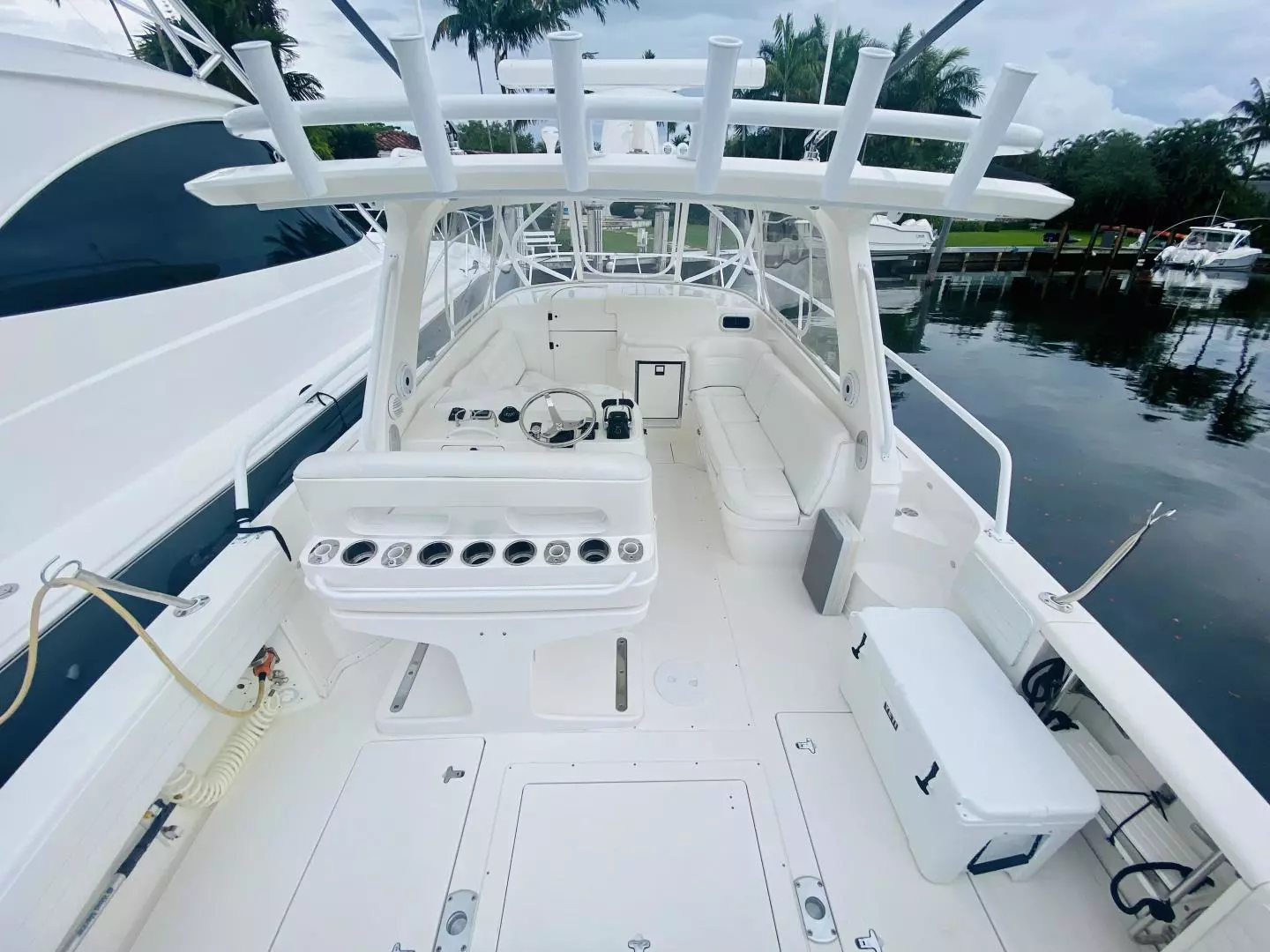 2008 Intrepid 390 Sport Yacht - Image 21