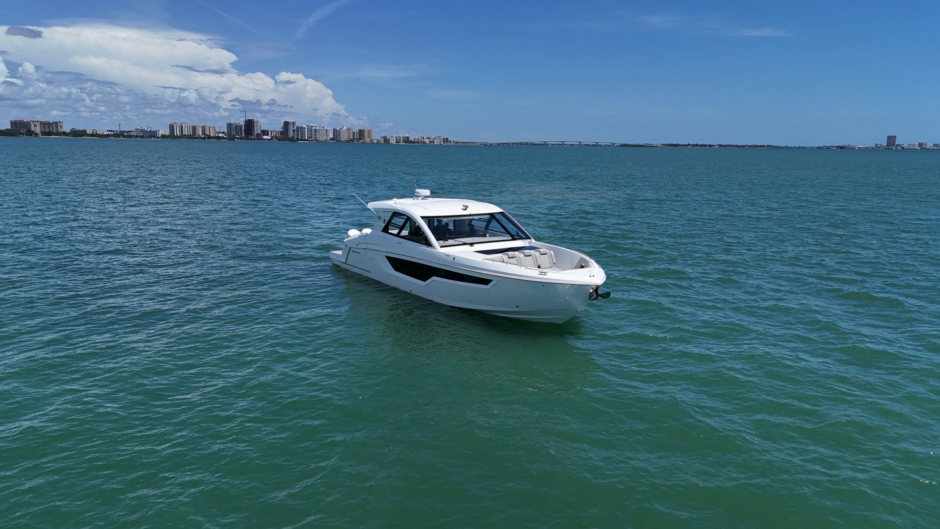 2026 Cruisers Yachts 50GLS OB - Image 19