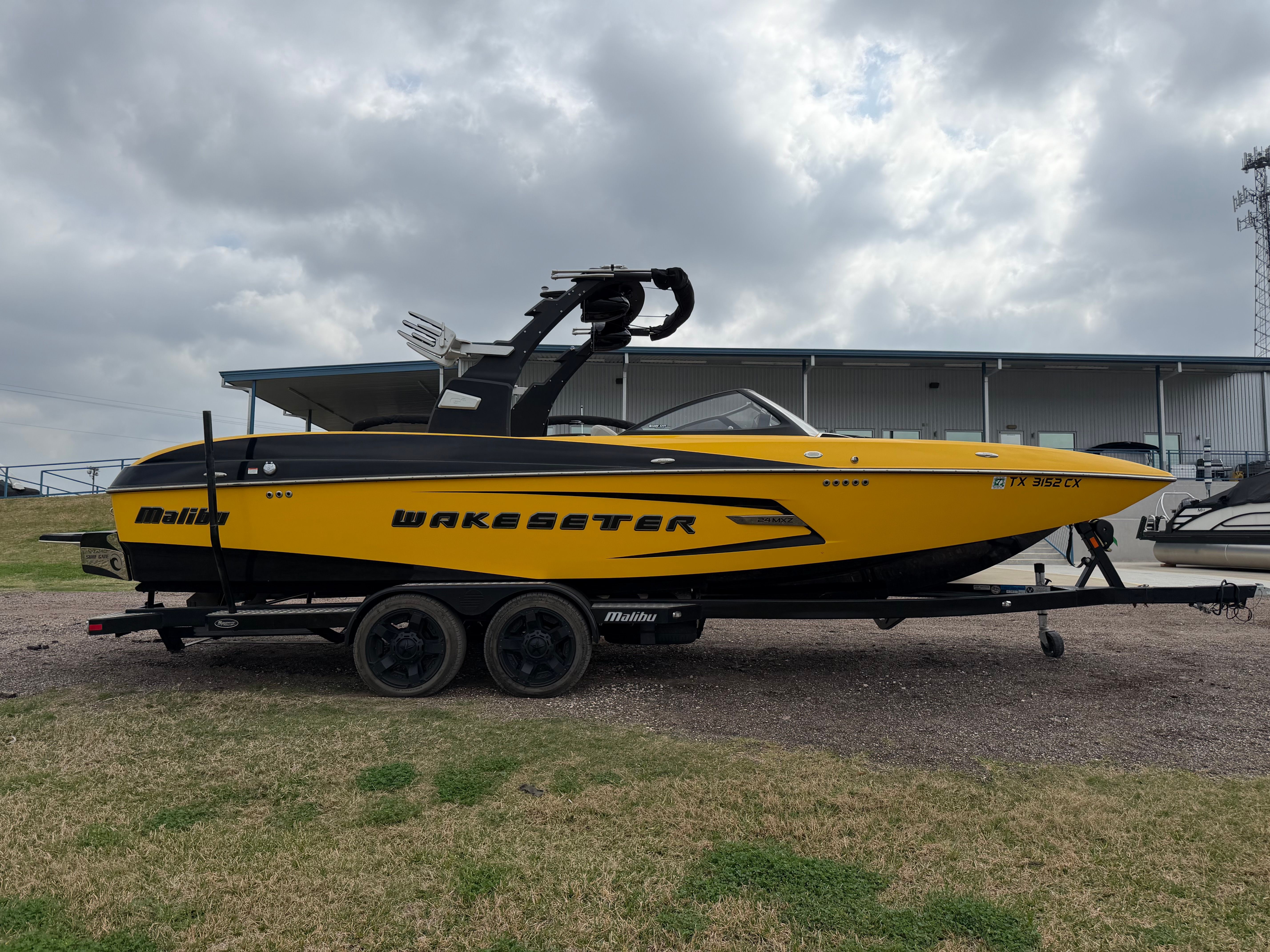 2015 MALIBU 24 MXZ - Image 5