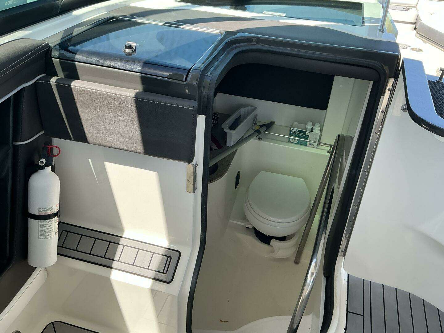2016 Sea Ray — - Image 21