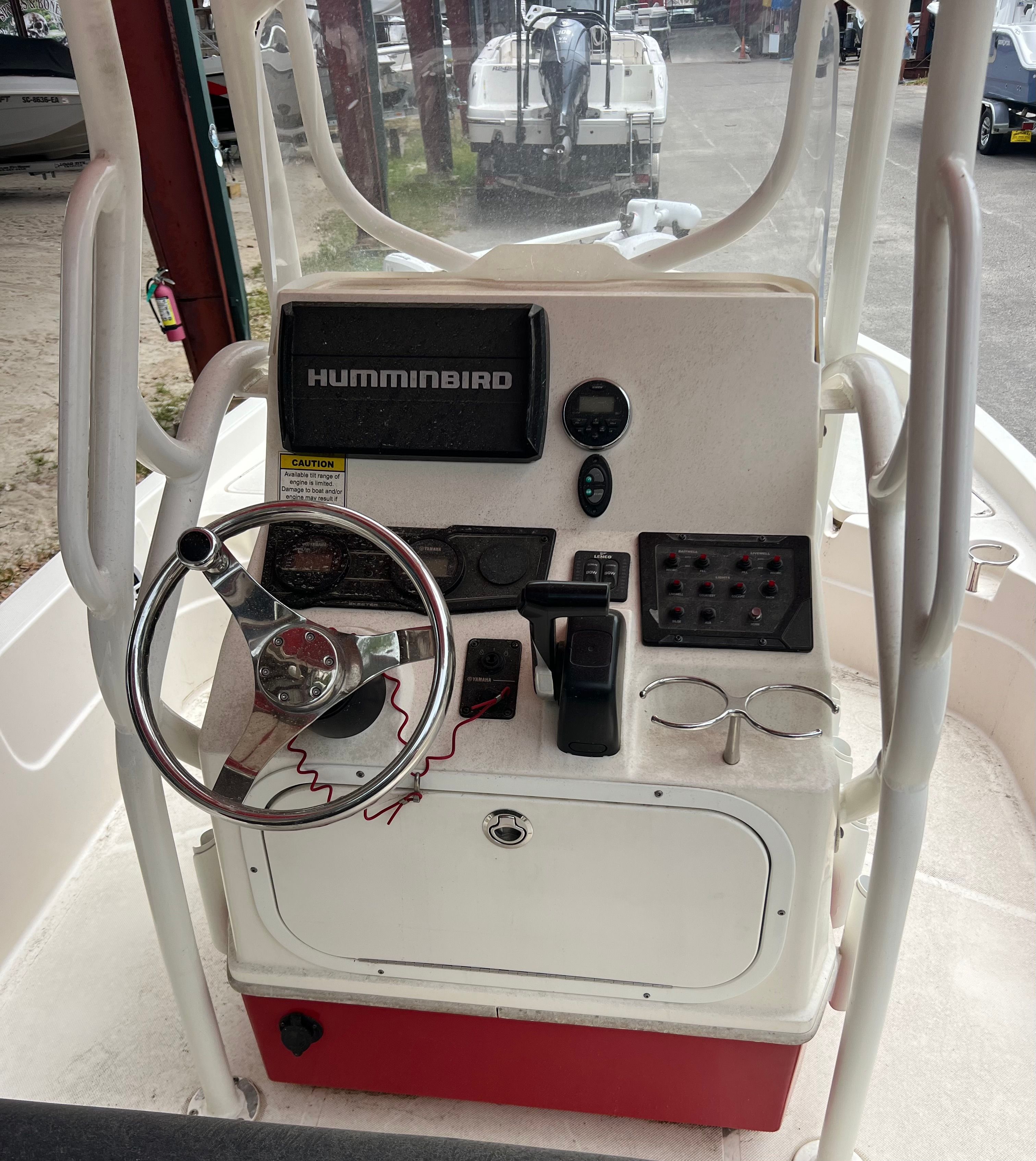 2016 Skeeter SX230 boat console with Humminbird device.