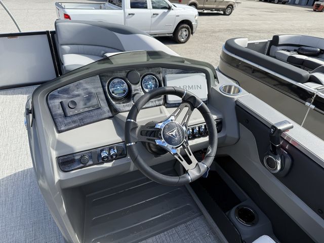 2026 Tahoe LTZ - 23 FT Versatile Rear Lounger - 18