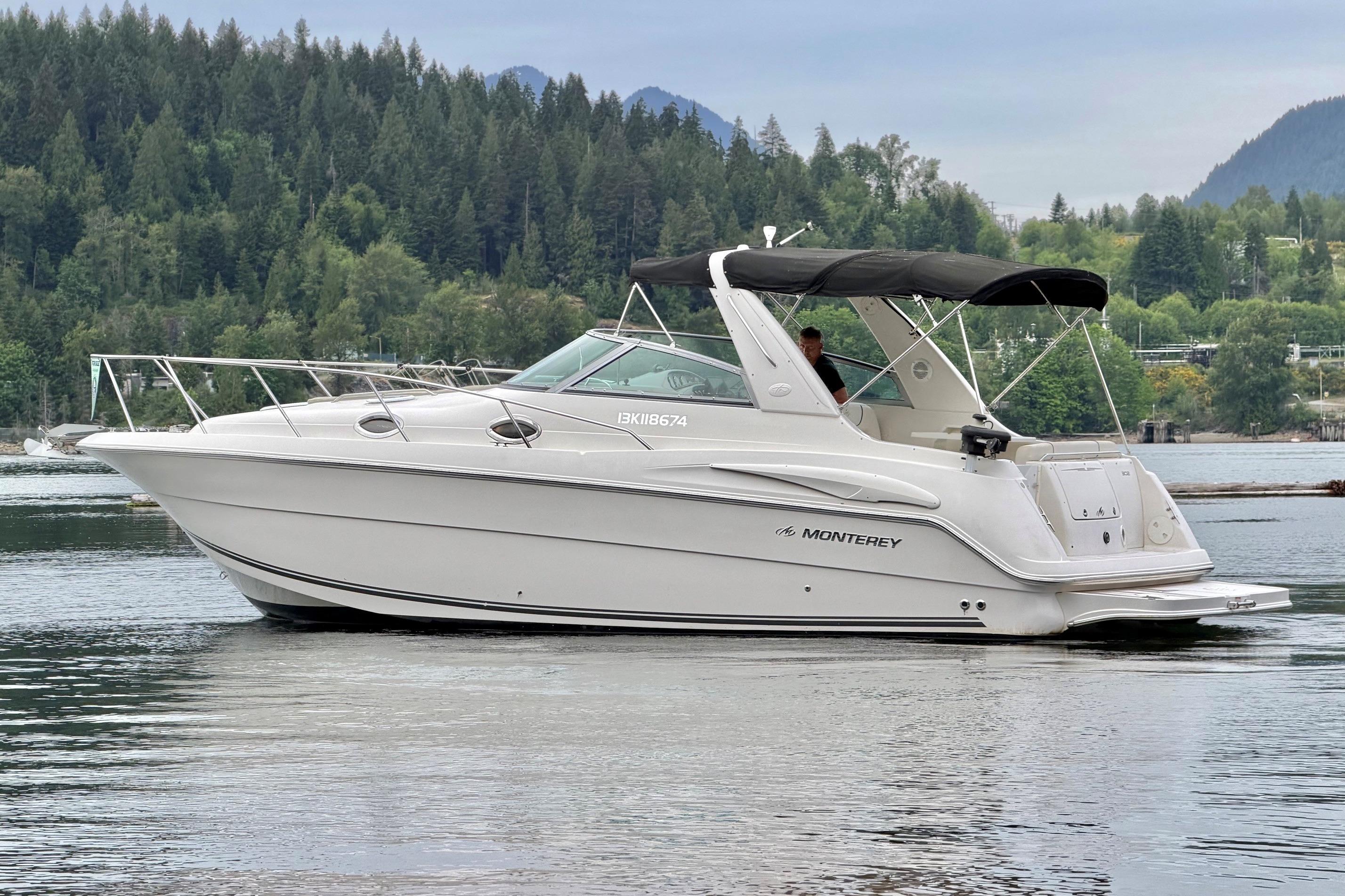 2005 Monterey 302 Cruiser