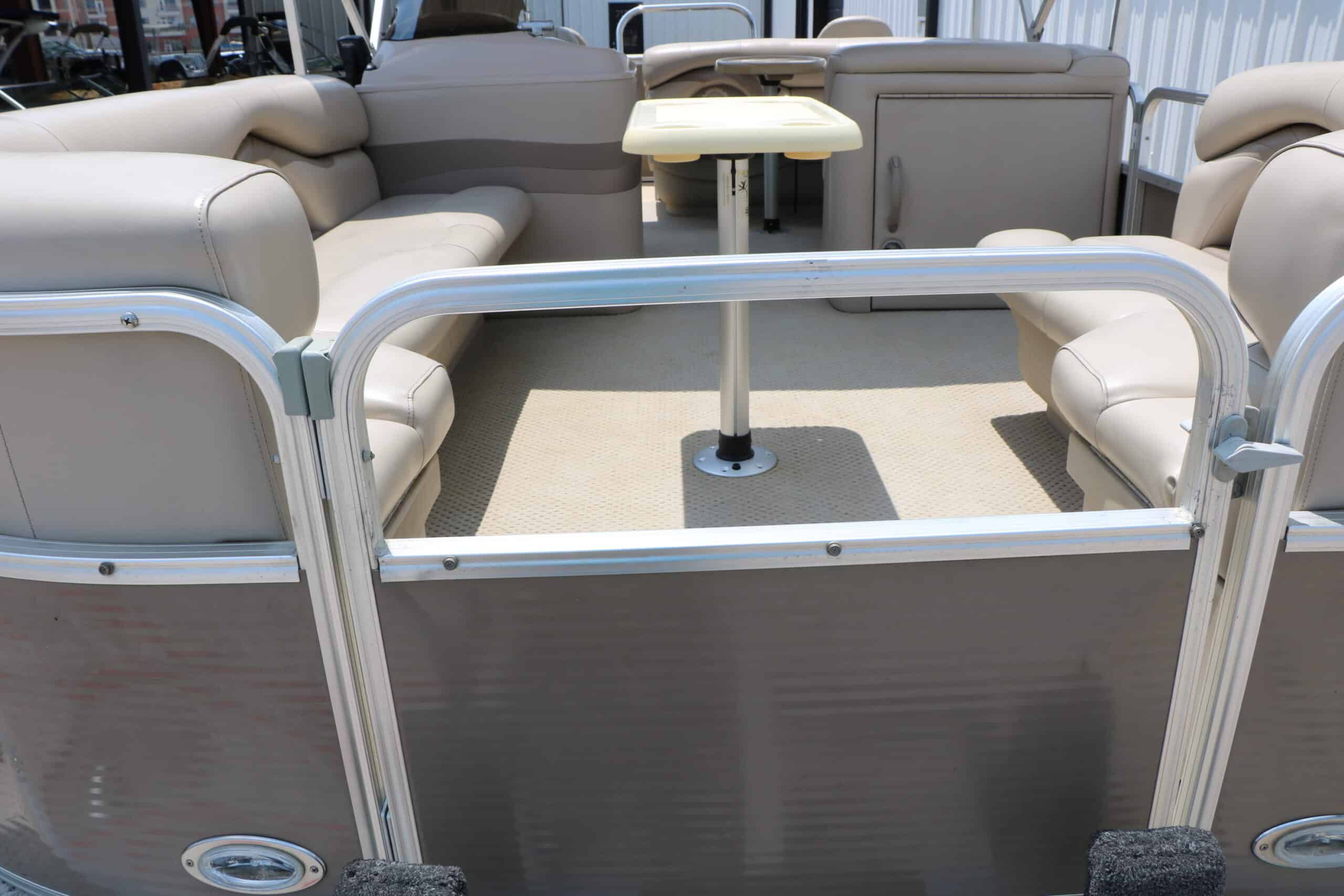 2011 Starcraft Stardeck 226 CRUISE N FISH - 13