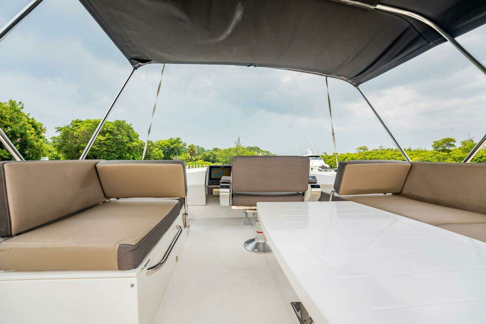 2017 Galeon 510 Skybridge - Image 60